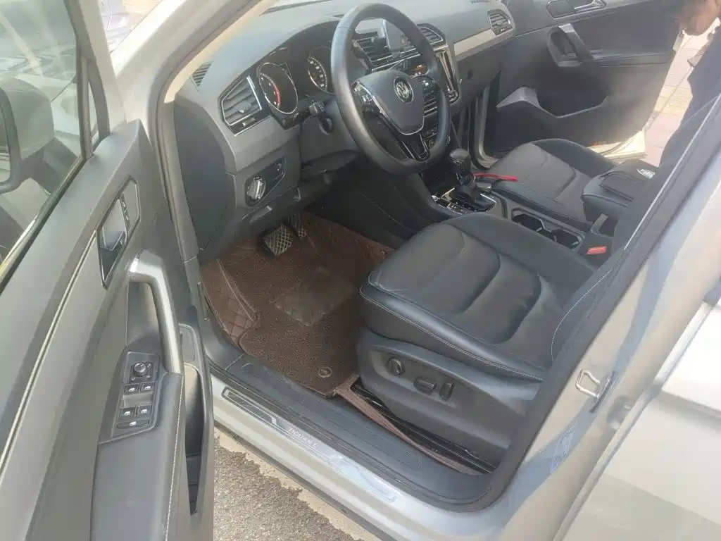 Volkswagen Tiguan L — миниатюра 17