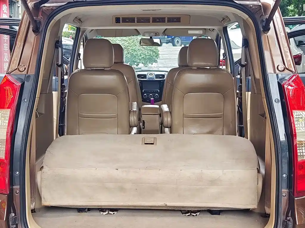 Wuling Hongguang — миниатюра 12