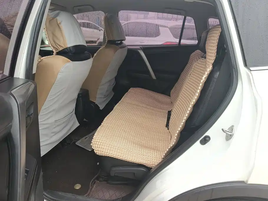 Toyota RAV4 — миниатюра 11
