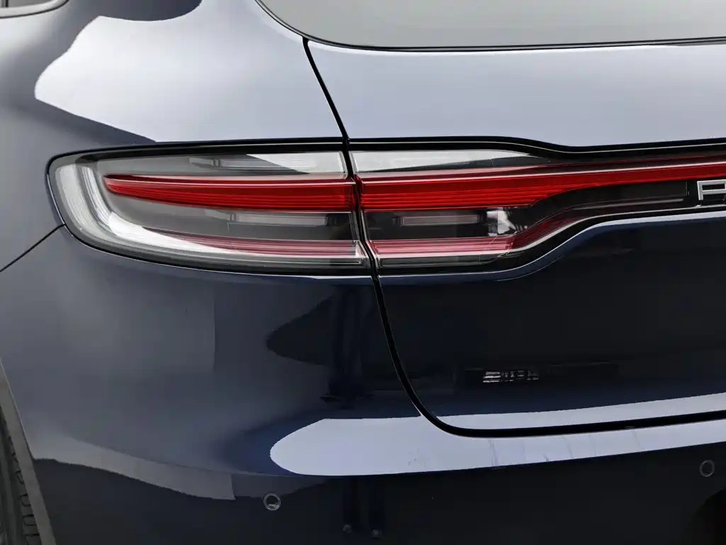 Porsche Macan — миниатюра 7