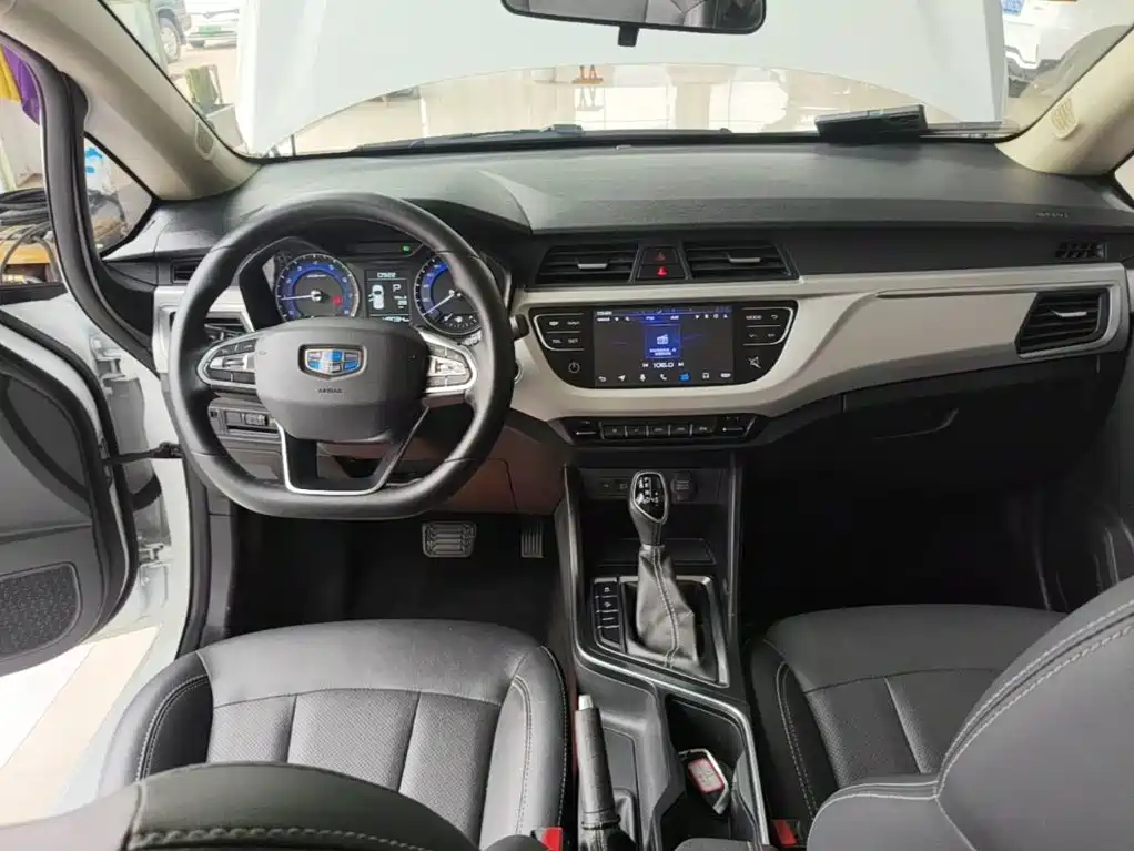 Geely Vision X3 — миниатюра 10