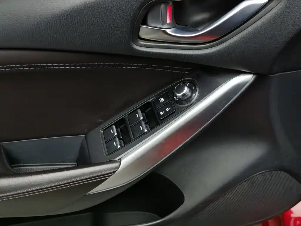 Mazda Atenza — миниатюра 9