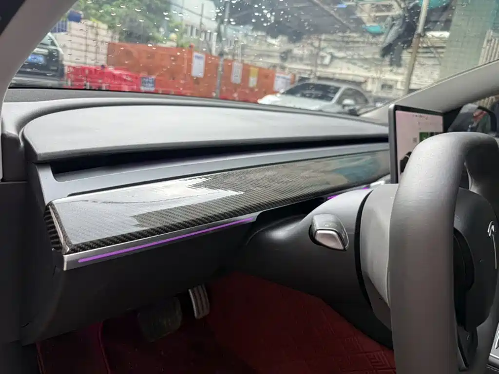 Tesla Model 3 — миниатюра 16