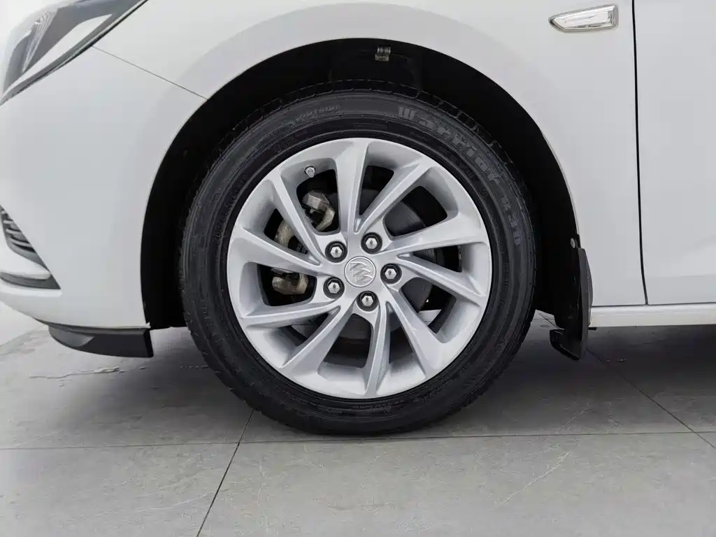 Buick Verano — миниатюра 17