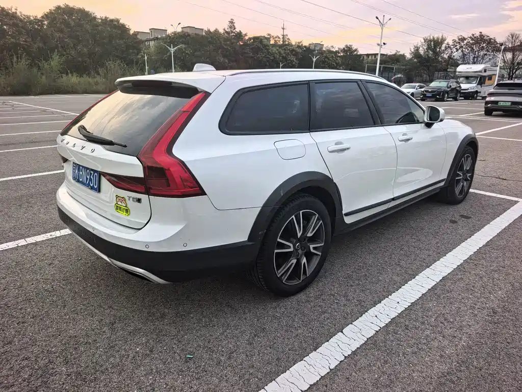 Volvo V90 — миниатюра 4