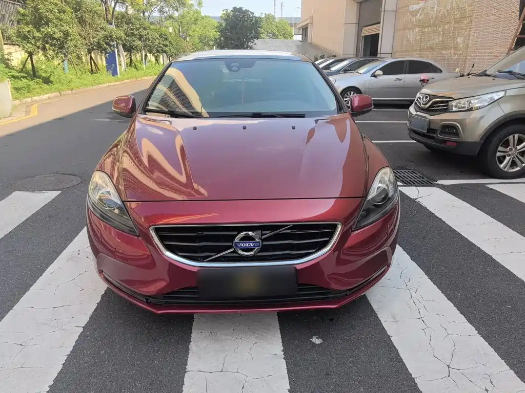 Volvo V40 — миниатюра 23