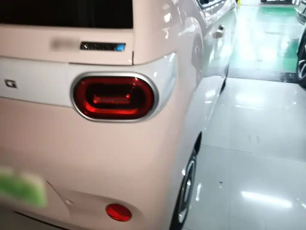 Wuling MINIEV — миниатюра 8
