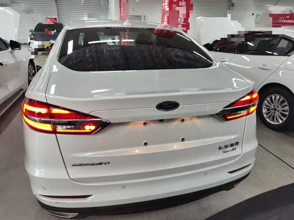 Ford Mondeo — миниатюра 6