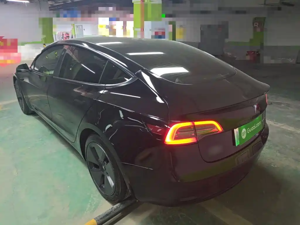 Tesla Model 3 — миниатюра 5