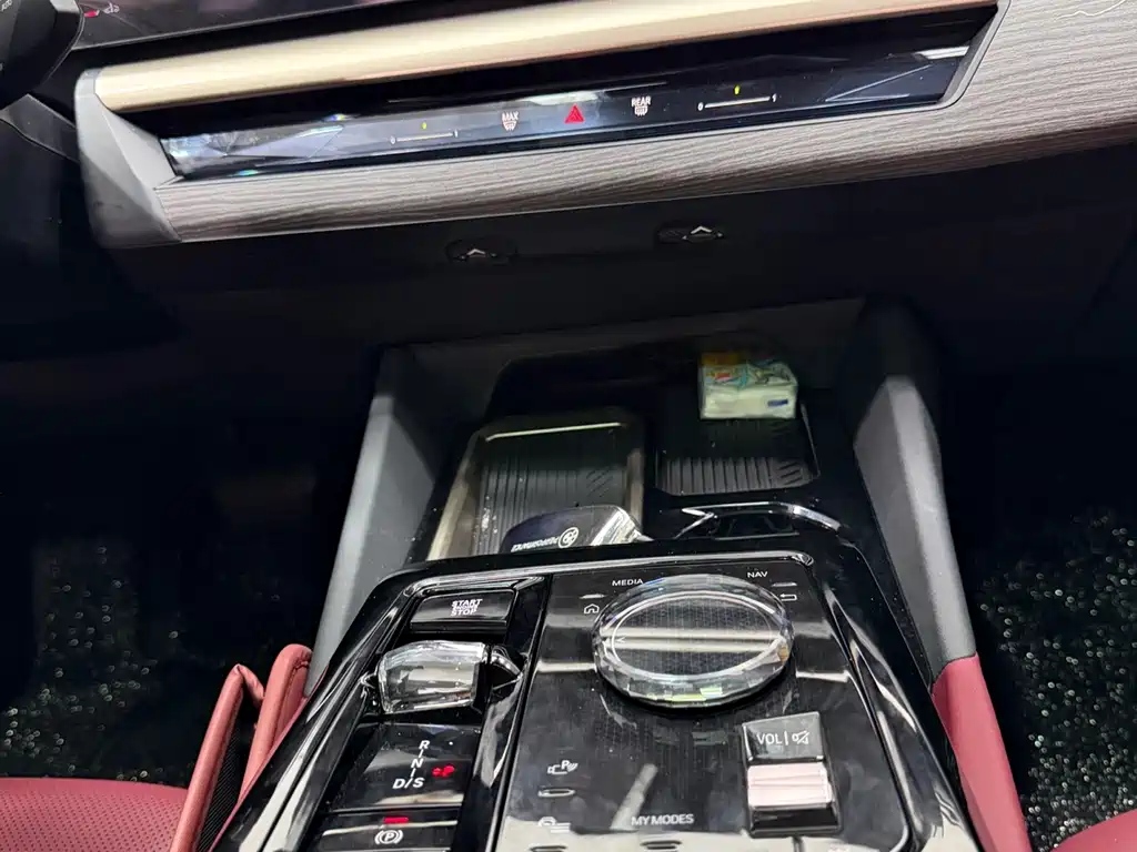 BMW 5 Series — миниатюра 13
