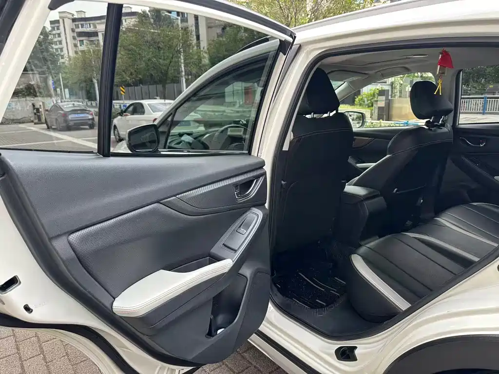 Subaru XV — миниатюра 4