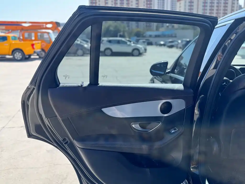 Mercedes-Benz GLC — миниатюра 12