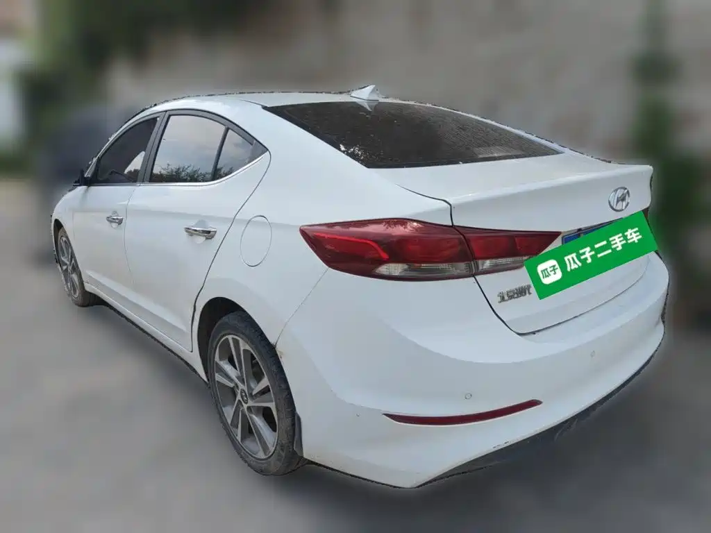 Hyundai Elantra — миниатюра 4
