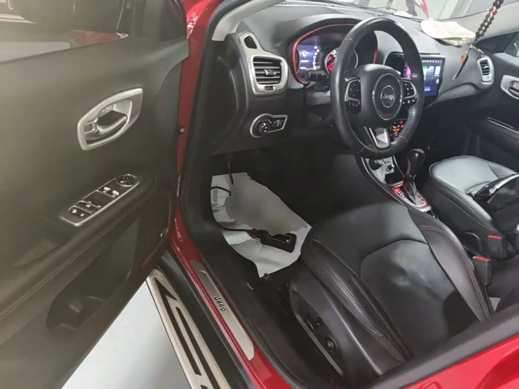 Jeep Compass — миниатюра 16