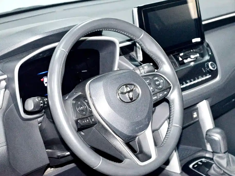 Toyota Corolla Cross — миниатюра 8