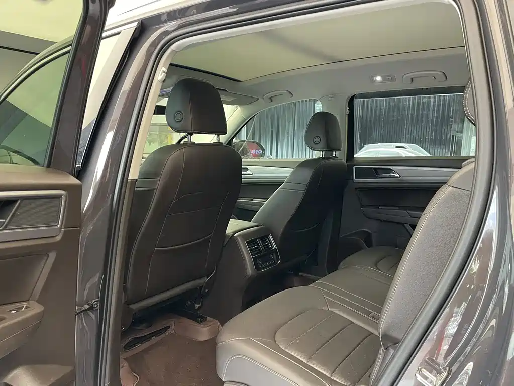 Volkswagen Teramont — миниатюра 9