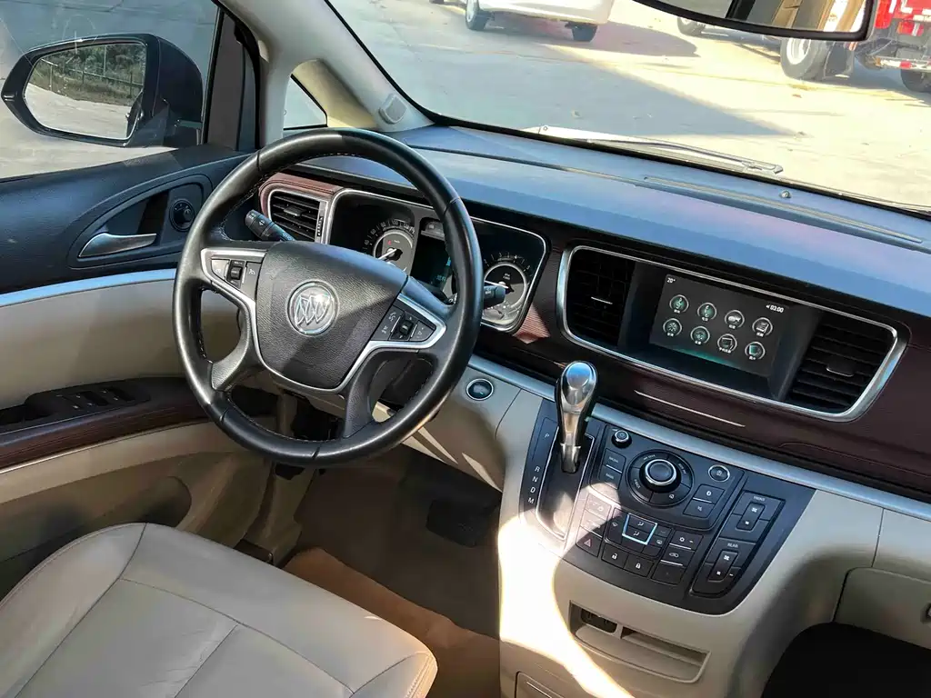 Buick GL8 — миниатюра 9