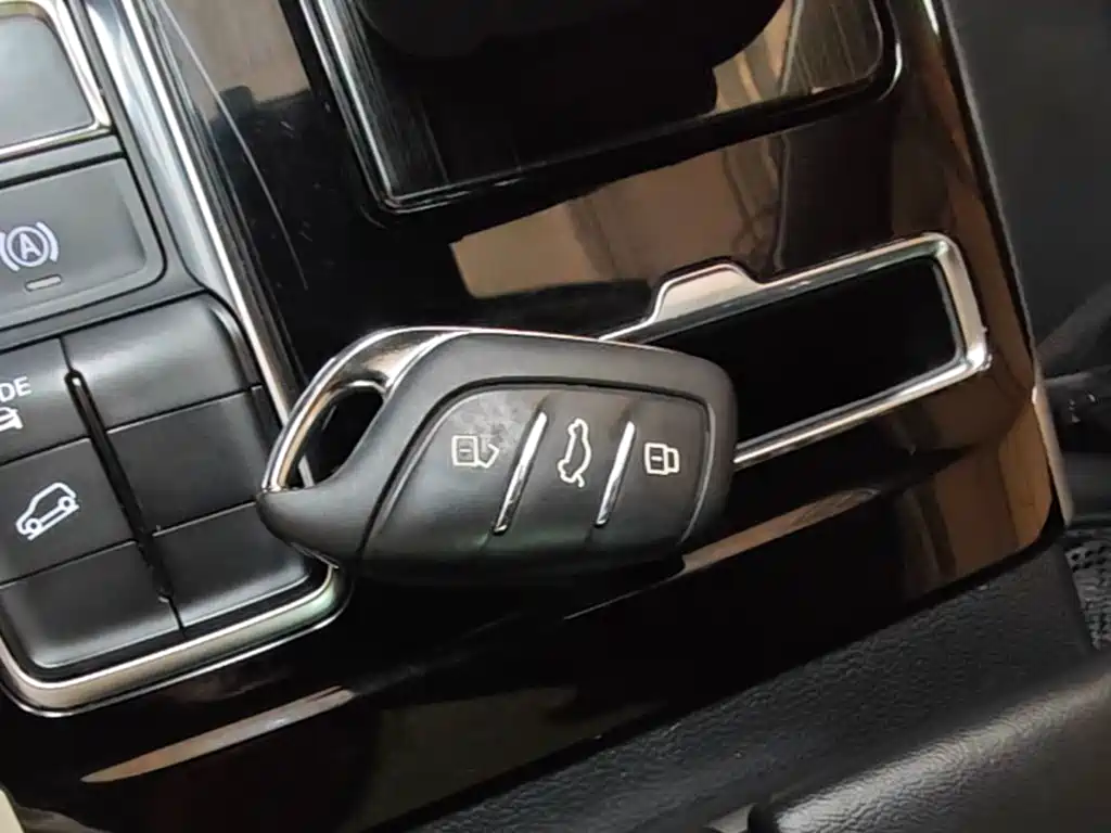 Roewe RX5 MAX — миниатюра 9