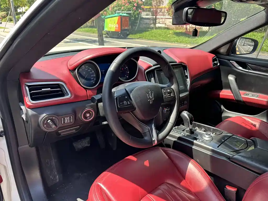 Maserati Ghibli — миниатюра 5