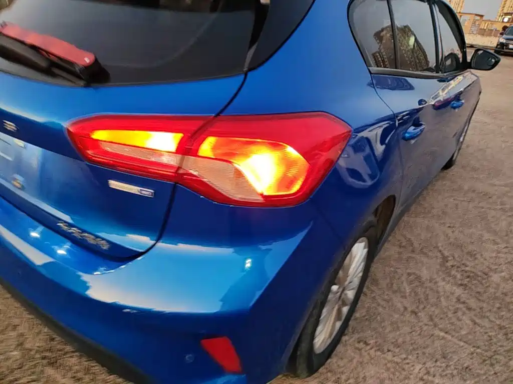 Ford Focus — миниатюра 8