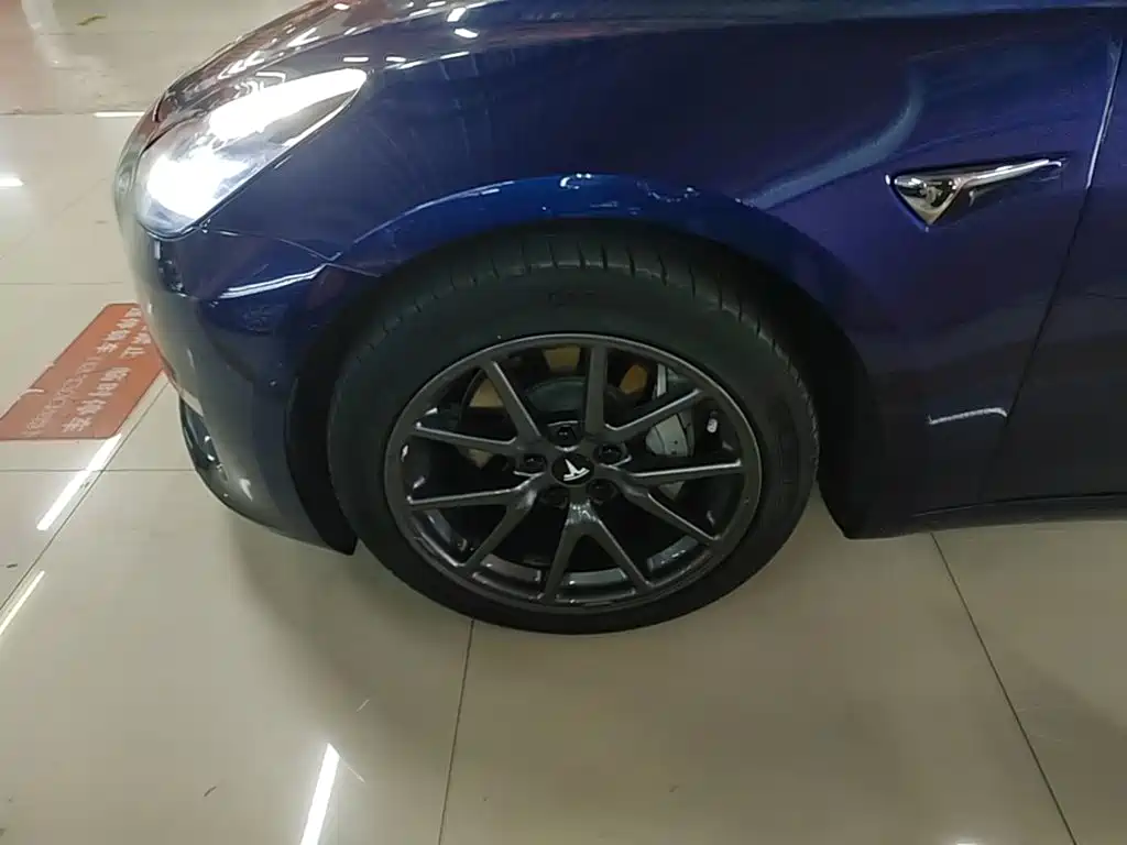 Tesla Model 3 — миниатюра 23