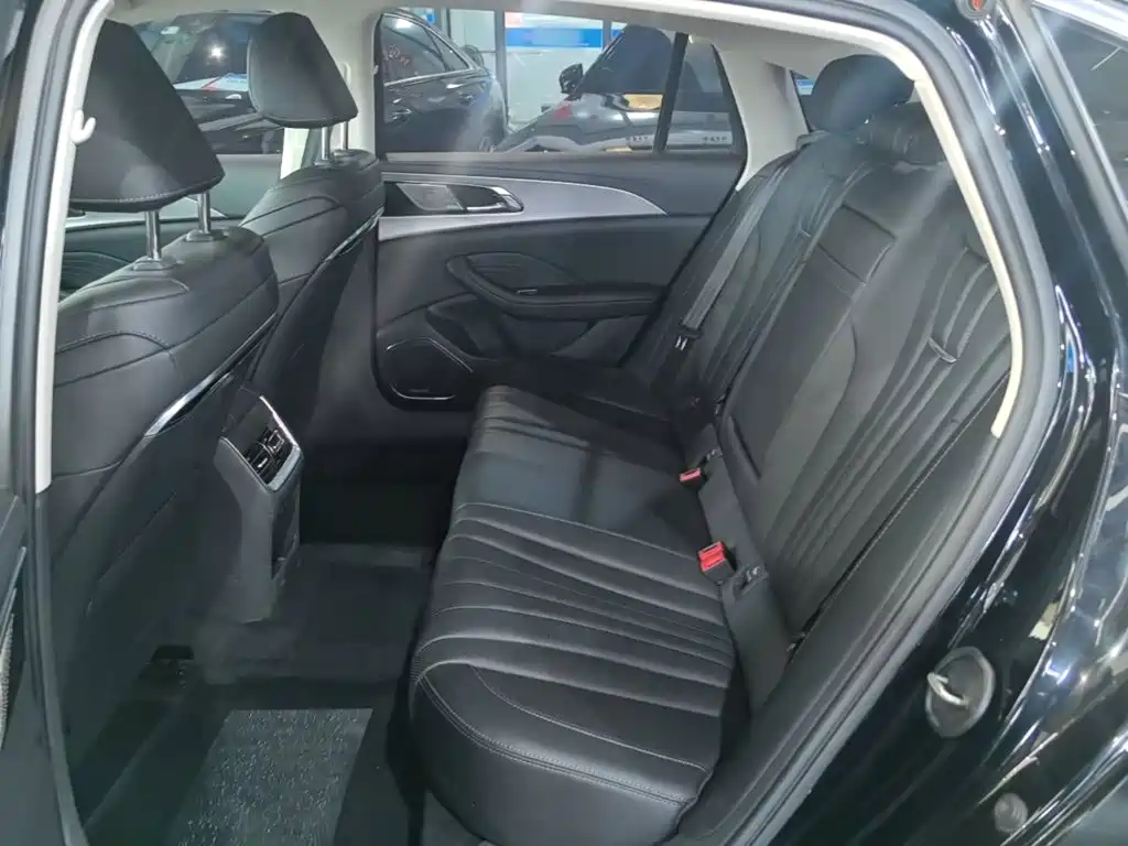 Hongqi Hongqi H5 — миниатюра 17