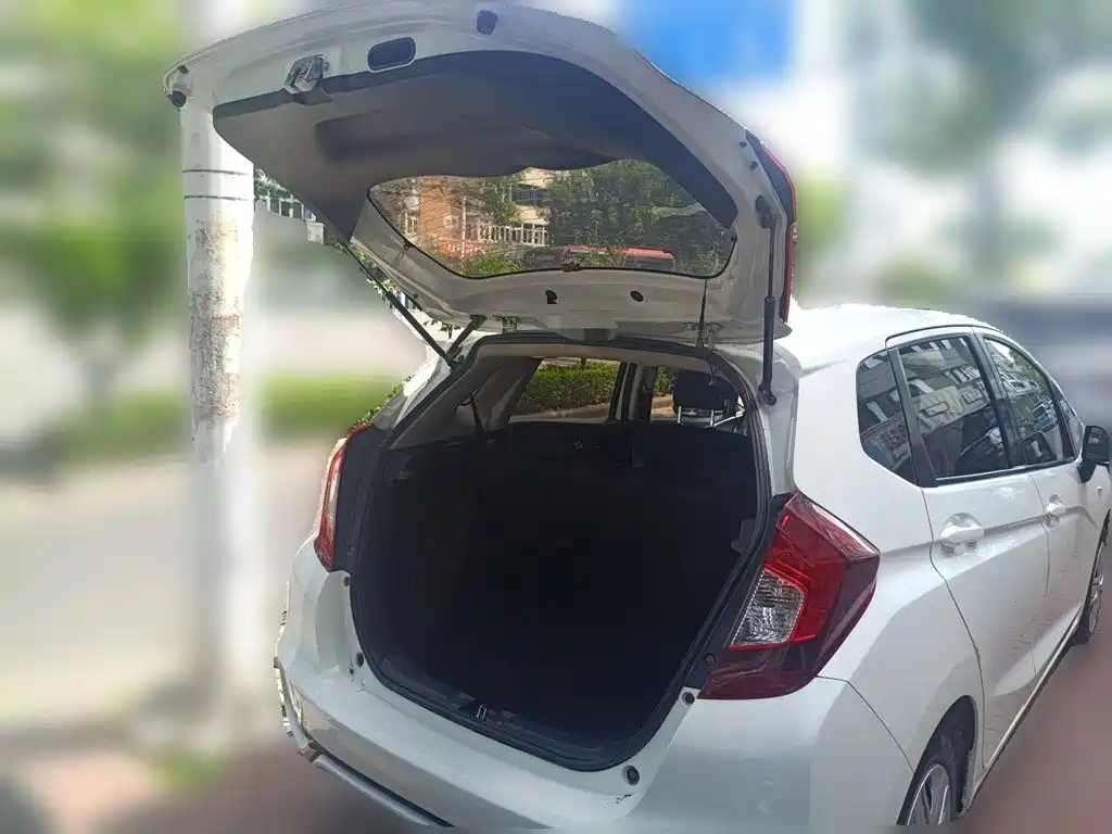 Honda Fit — миниатюра 10