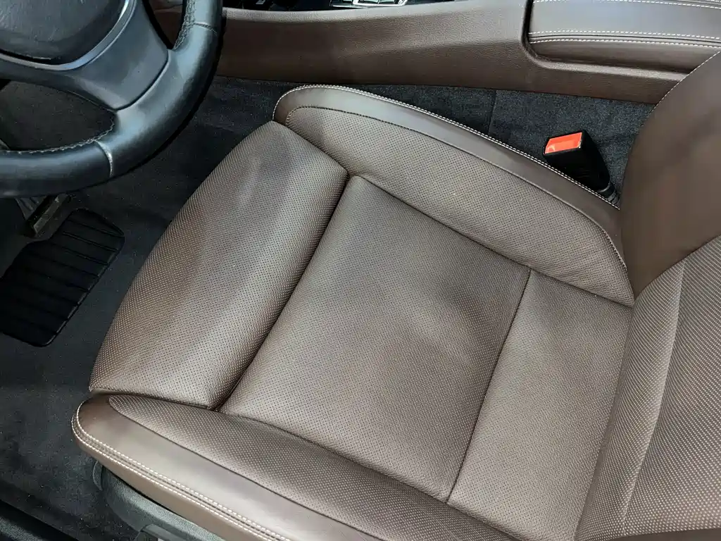BMW 5 Series GT — миниатюра 7