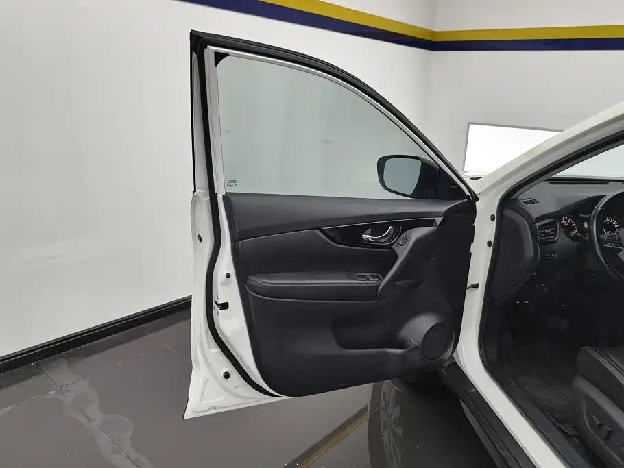 Nissan X-Trail — миниатюра 7