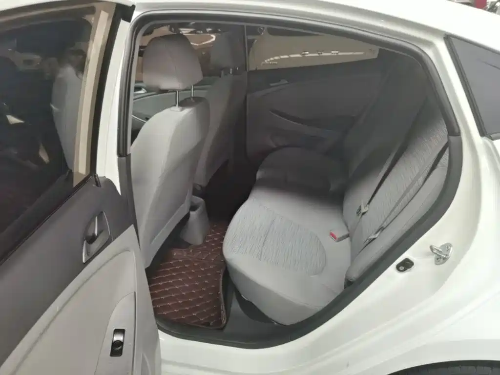 Hyundai Verna — миниатюра 17