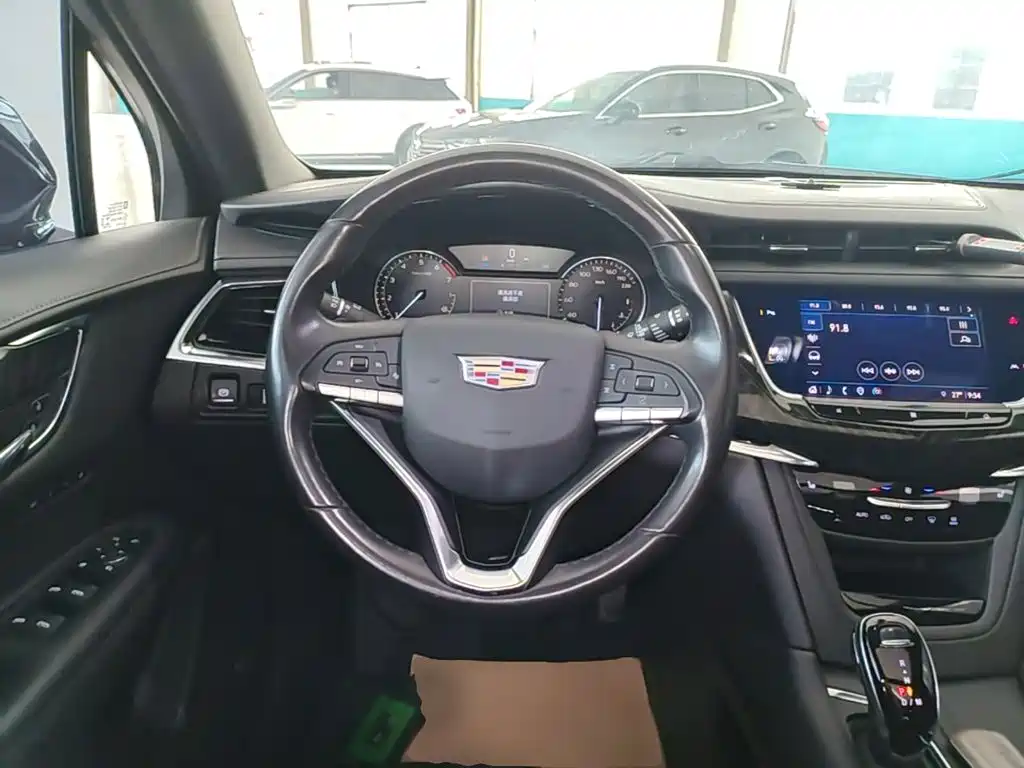 Cadillac XT6 — миниатюра 11