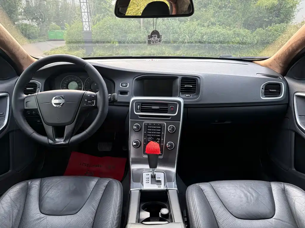 Volvo S60 (Import) — миниатюра 5