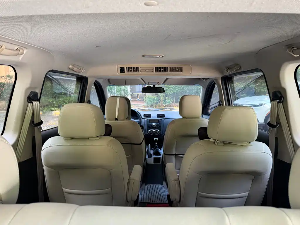 Wuling Hongguang — миниатюра 17