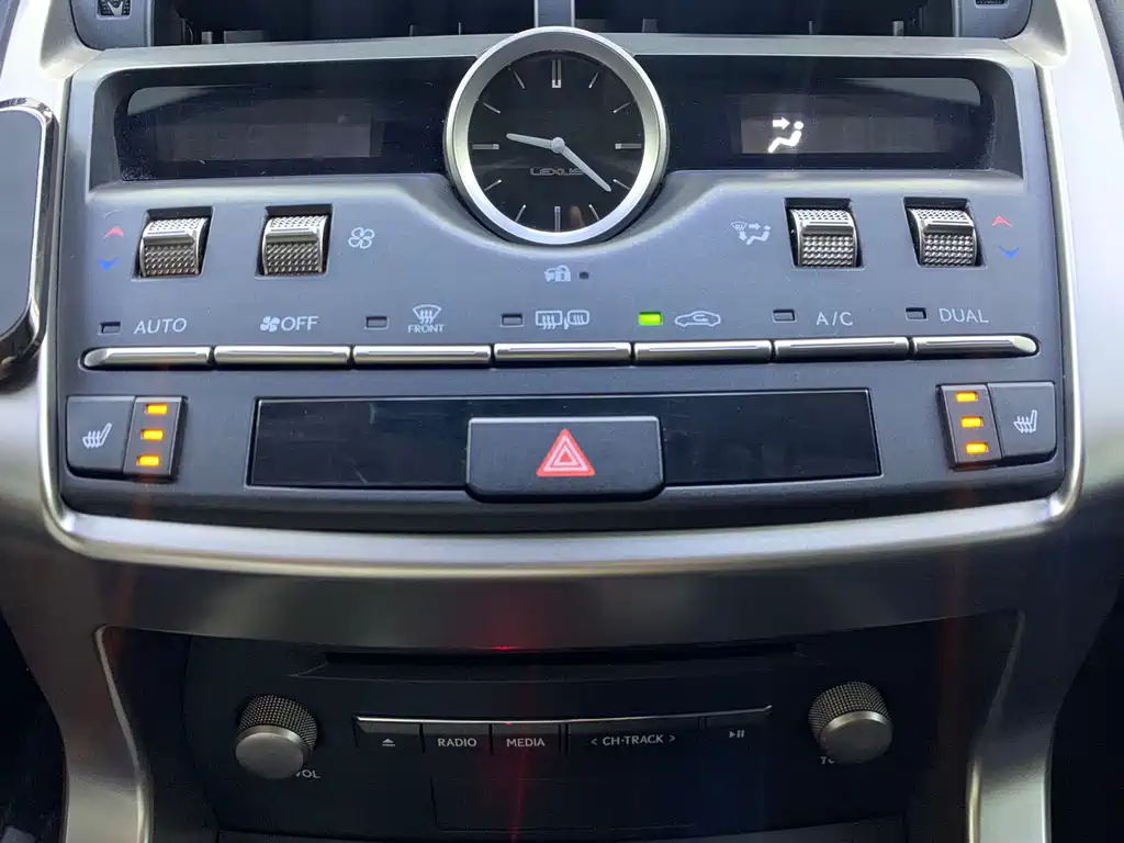 Lexus NX — миниатюра 9