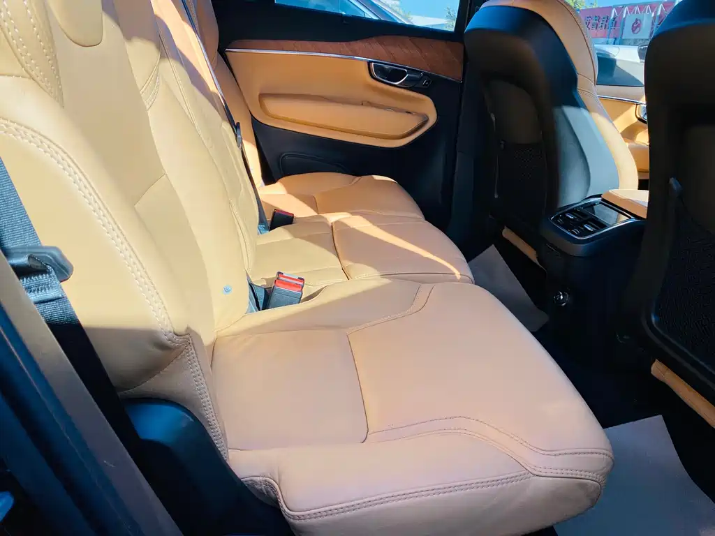 Volvo XC90 — миниатюра 18