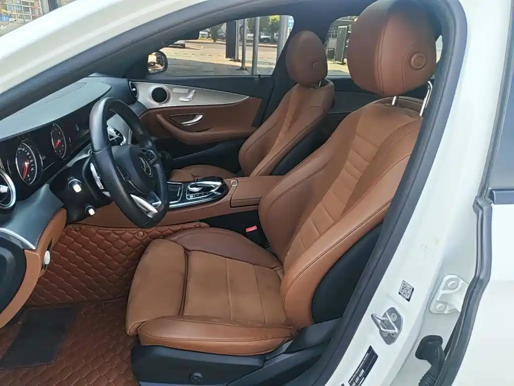 Mercedes-Benz E-Class — миниатюра 15