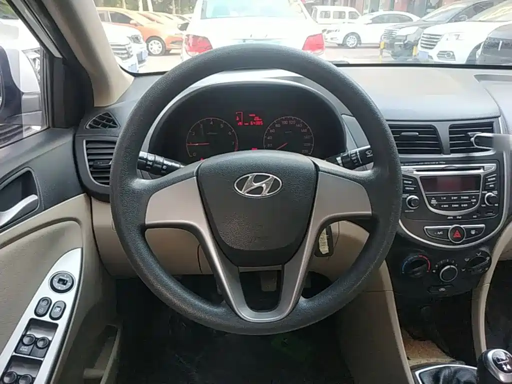 Hyundai Verna — миниатюра 11