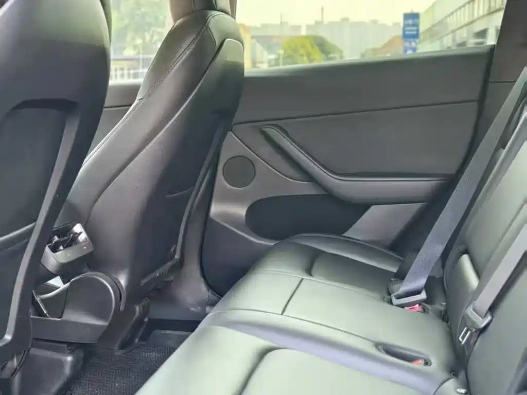 Tesla Model Y - фото 5