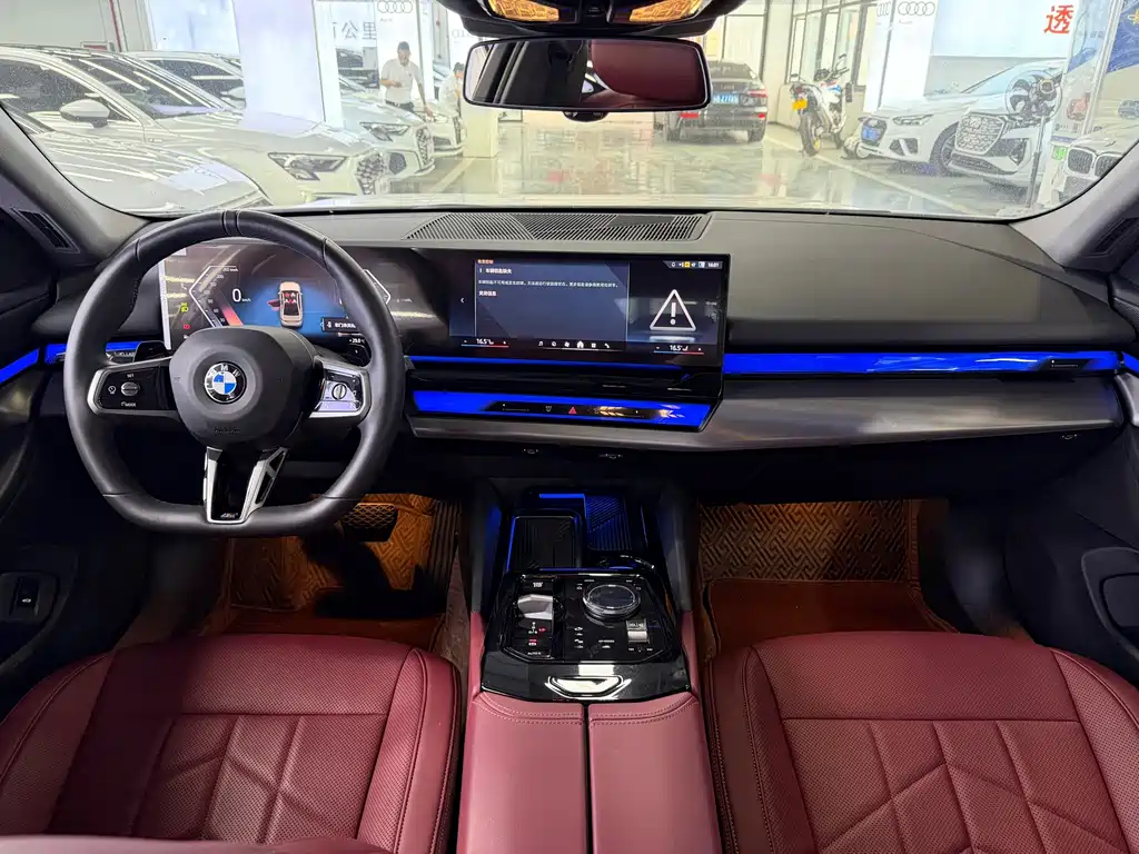 BMW 5 Series — миниатюра 7