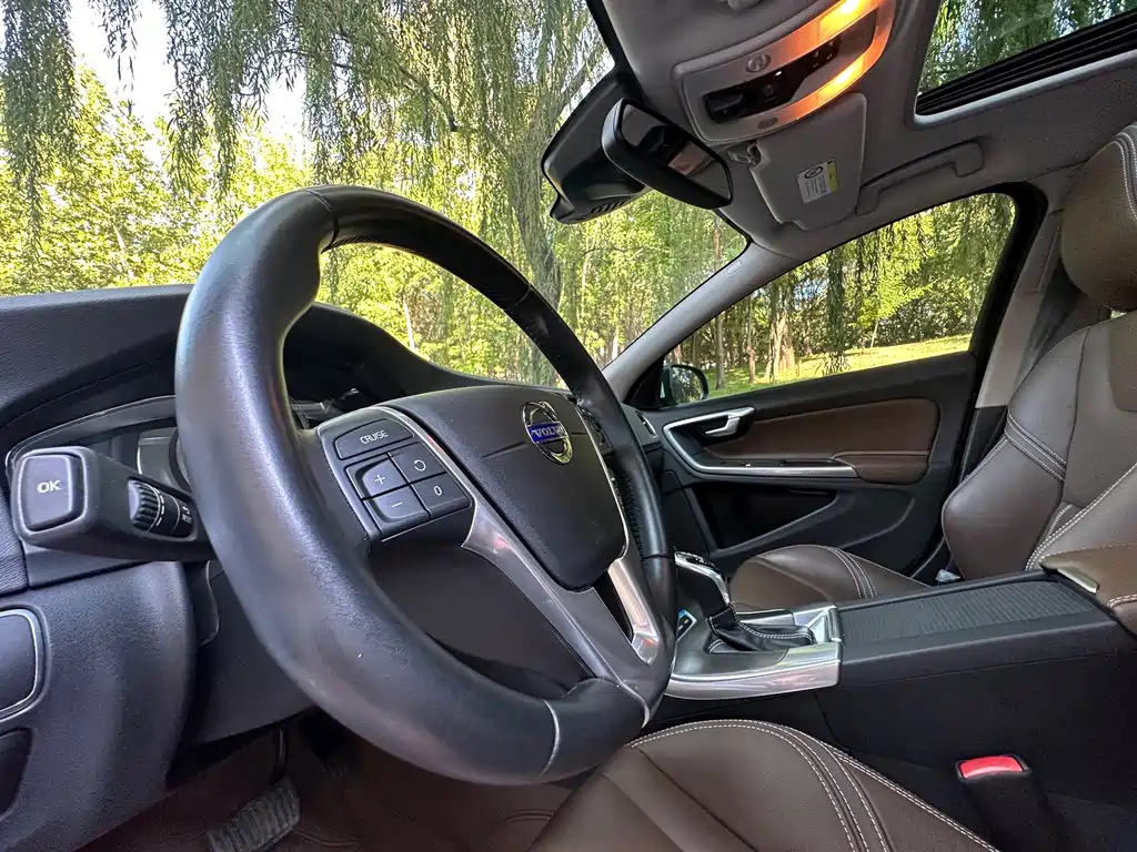 Volvo S60 PHEV — миниатюра 7