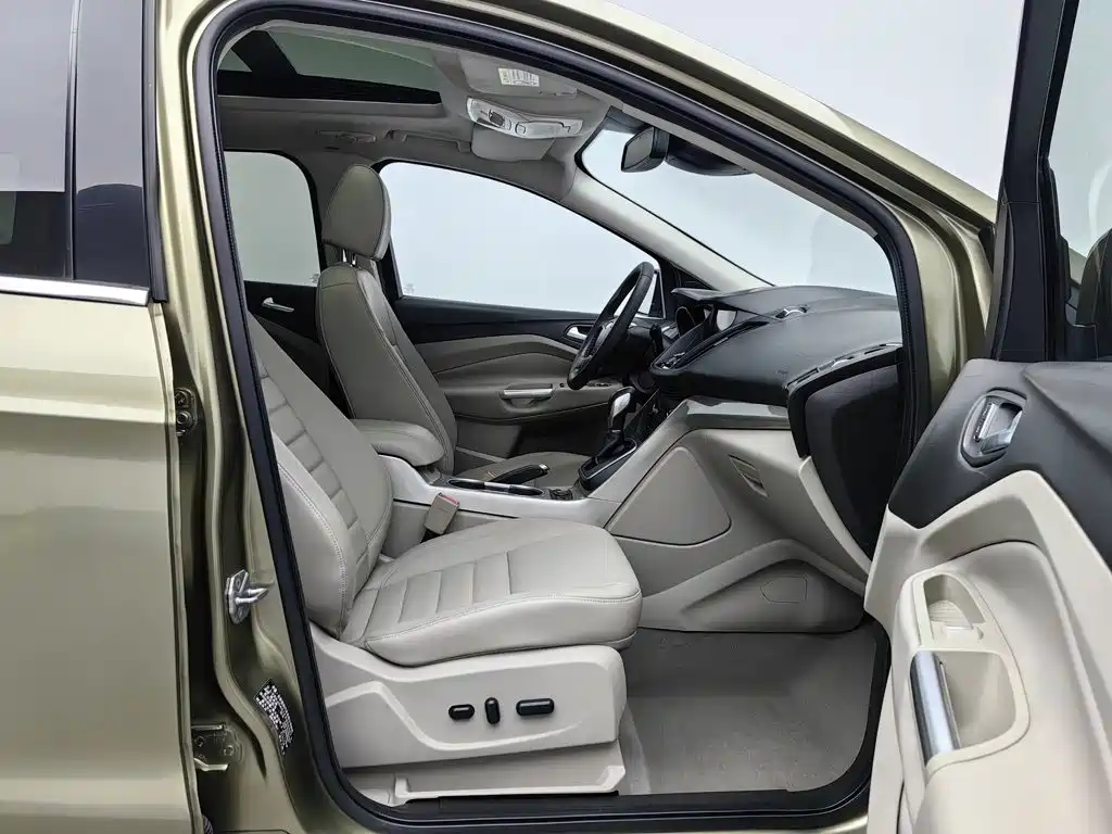 Ford Kuga — миниатюра 23
