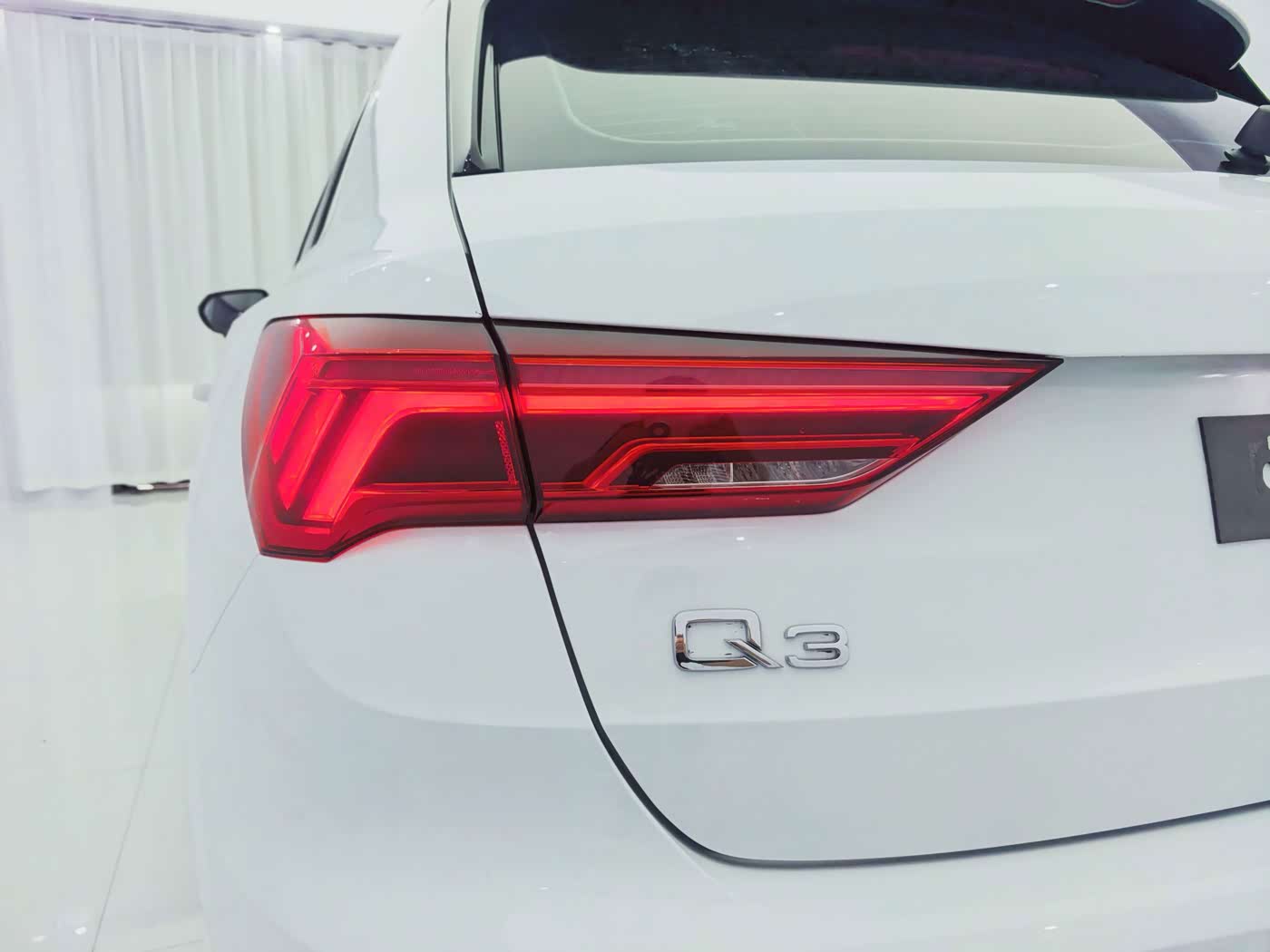 Audi Q3 1.4 л 2023 г. Белый, пробег 39000 км