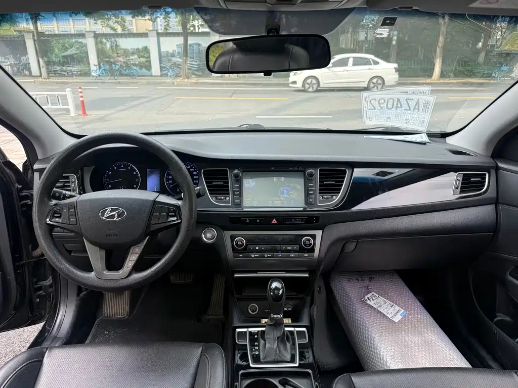 Hyundai Mistra — миниатюра 10