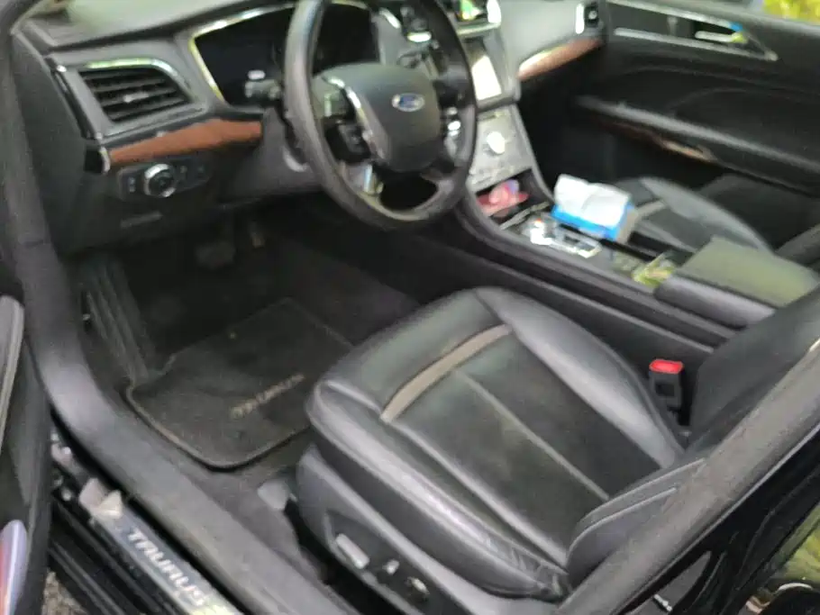 Ford Taurus — миниатюра 9