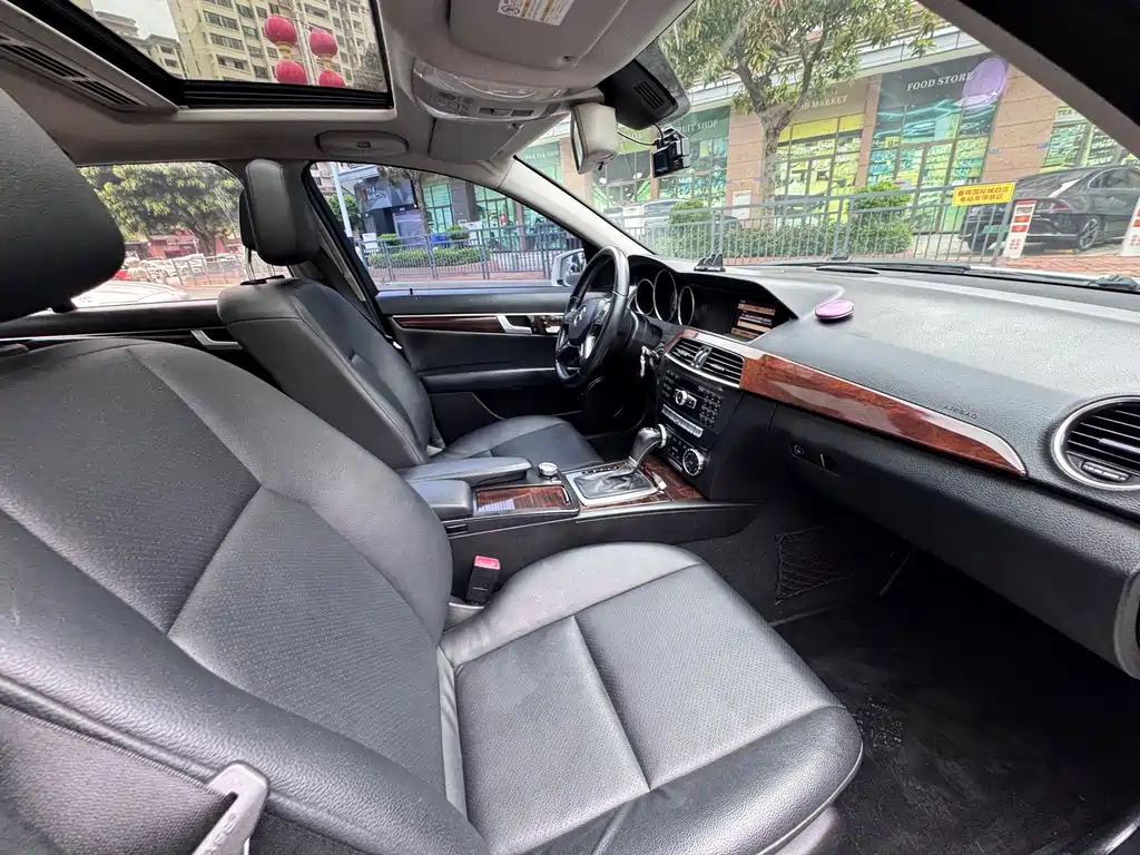 Mercedes-Benz C-Class — миниатюра 18