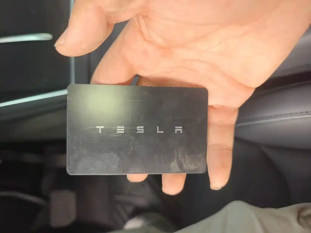 Tesla Model Y L — миниатюра 9
