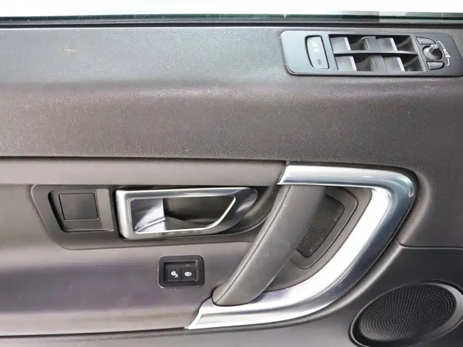 Land Rover Discovery Sport — миниатюра 12