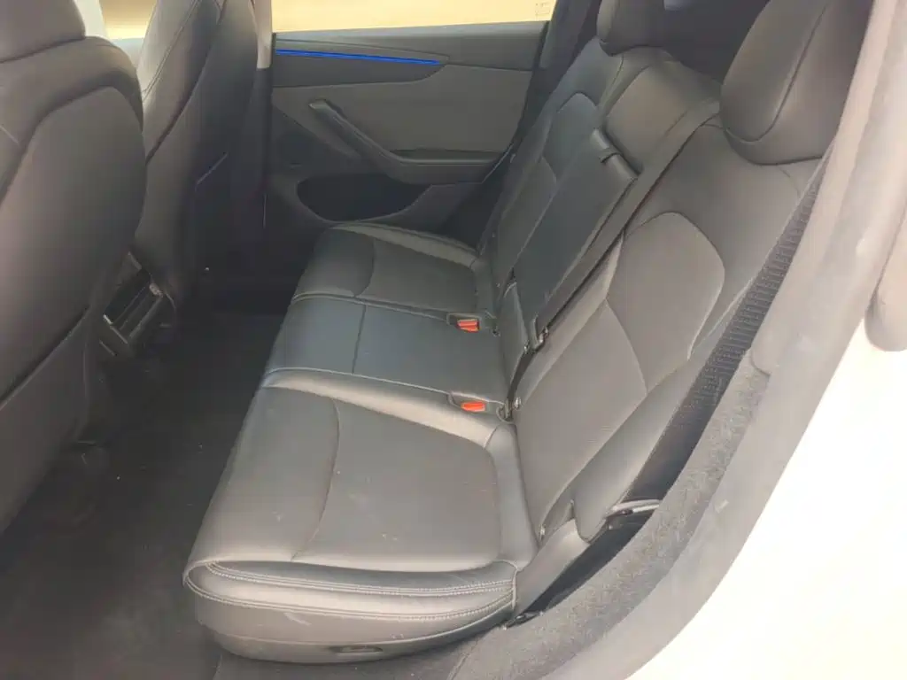 Tesla Model Y — миниатюра 17