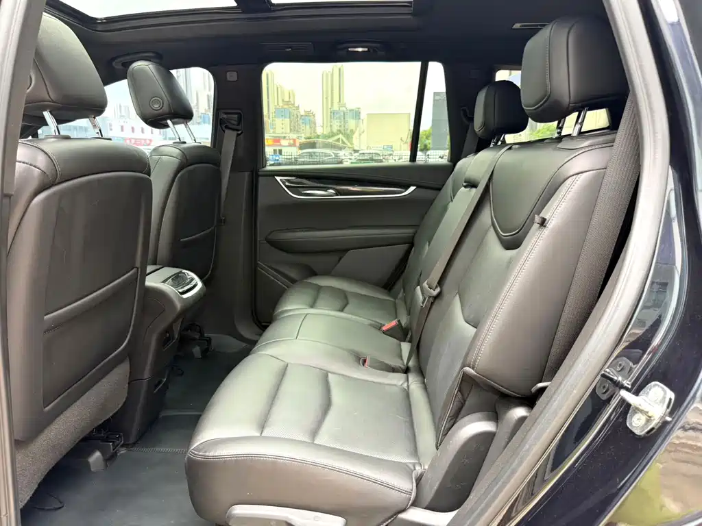 Cadillac XT6 — миниатюра 5