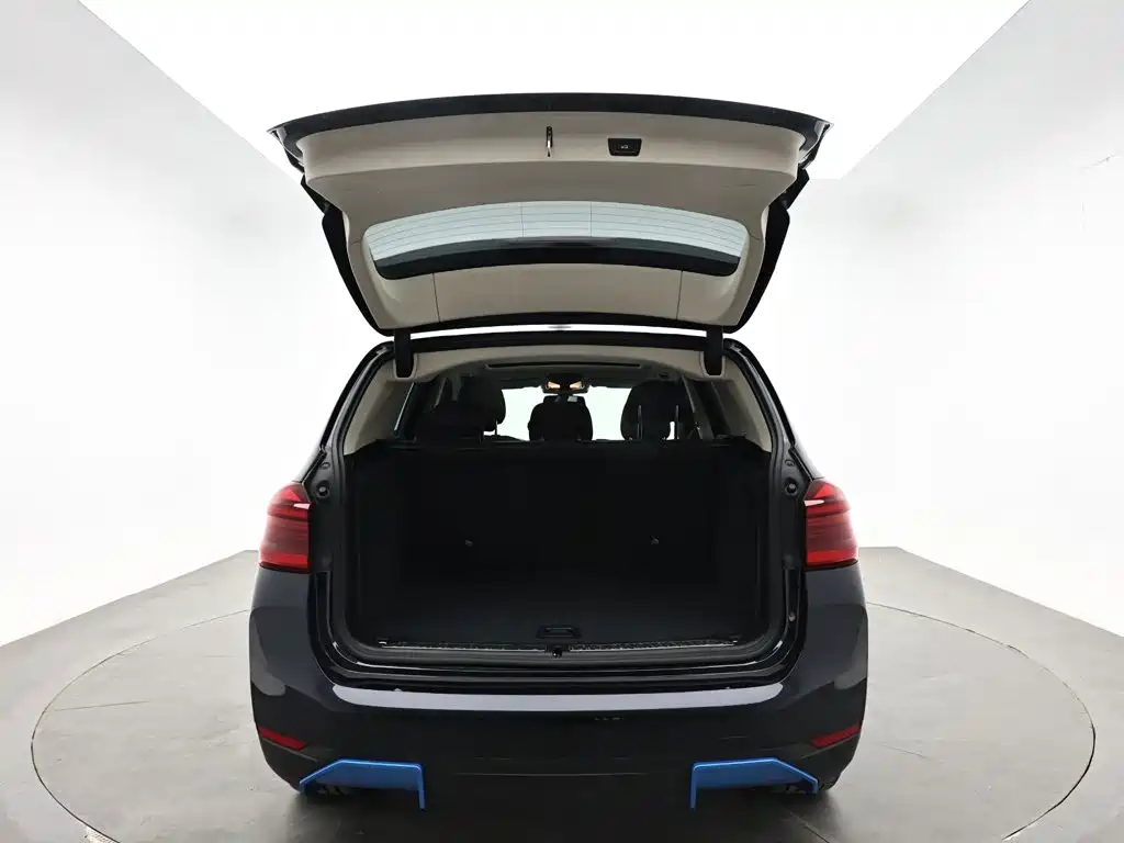 BMW iX3 — миниатюра 8